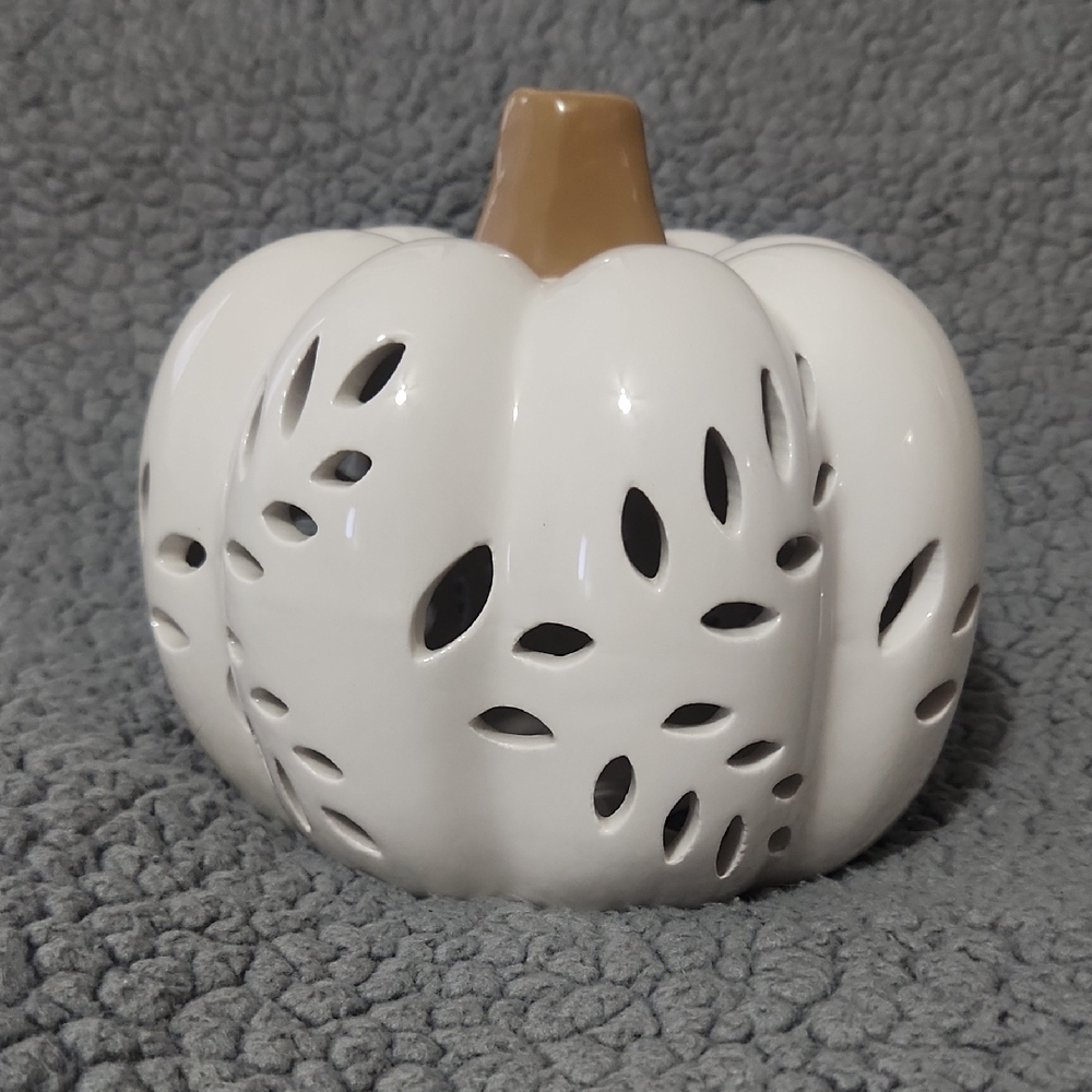 White Ceramic Pumpkin 5 Inches Tall NWOT
